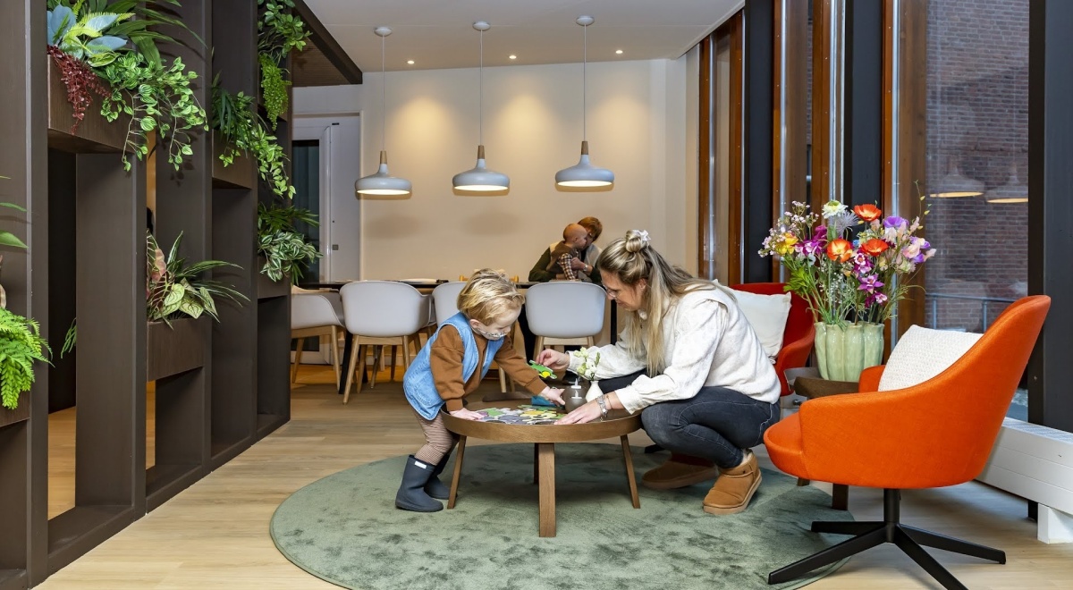 Geheel verbouwde Huiskamer in Wilhelmina Kinderziekenhuis geopend