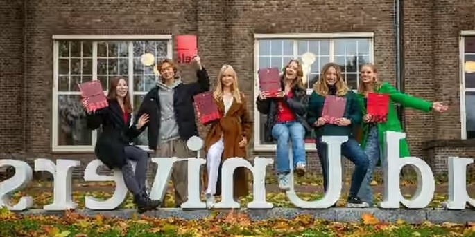 Wie geeft aan de wetenschap investeert in de toekomst